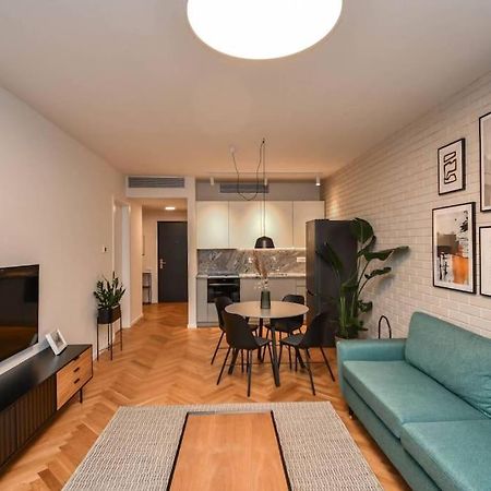 Skypark Luxury Apartment With Skyline View & Free Parking Pressburg Exterior foto